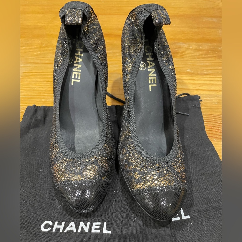 Gorgeous: Authentic Chanel black pumps with gold lace overlay. NWOT